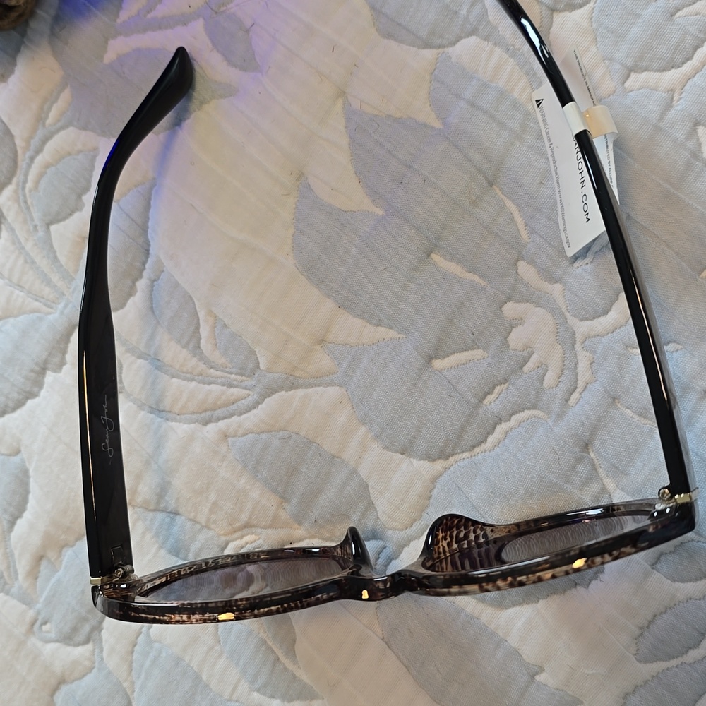 Sean John Designer Sunglasses 🌞 - Picture 7 of 7